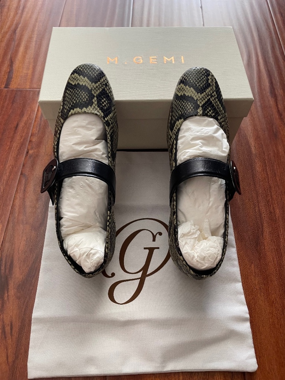 M.Gemi The Adelina Olive Snakeskin Print Leather Loafers – Size 40 – Worn Once